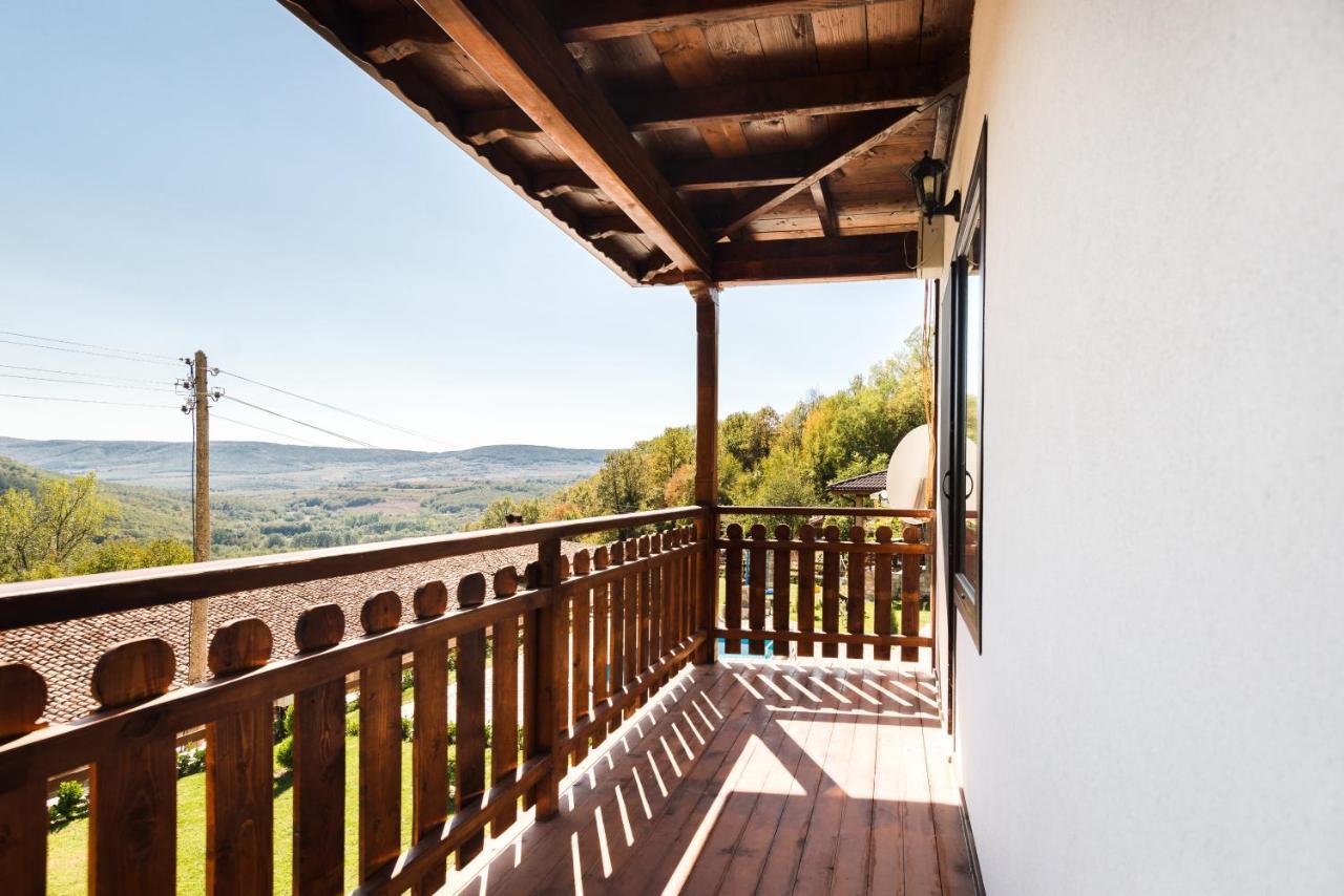 Guest House Hristova Kashta - Христова Къща Cherni Vrŭkh Exterior foto