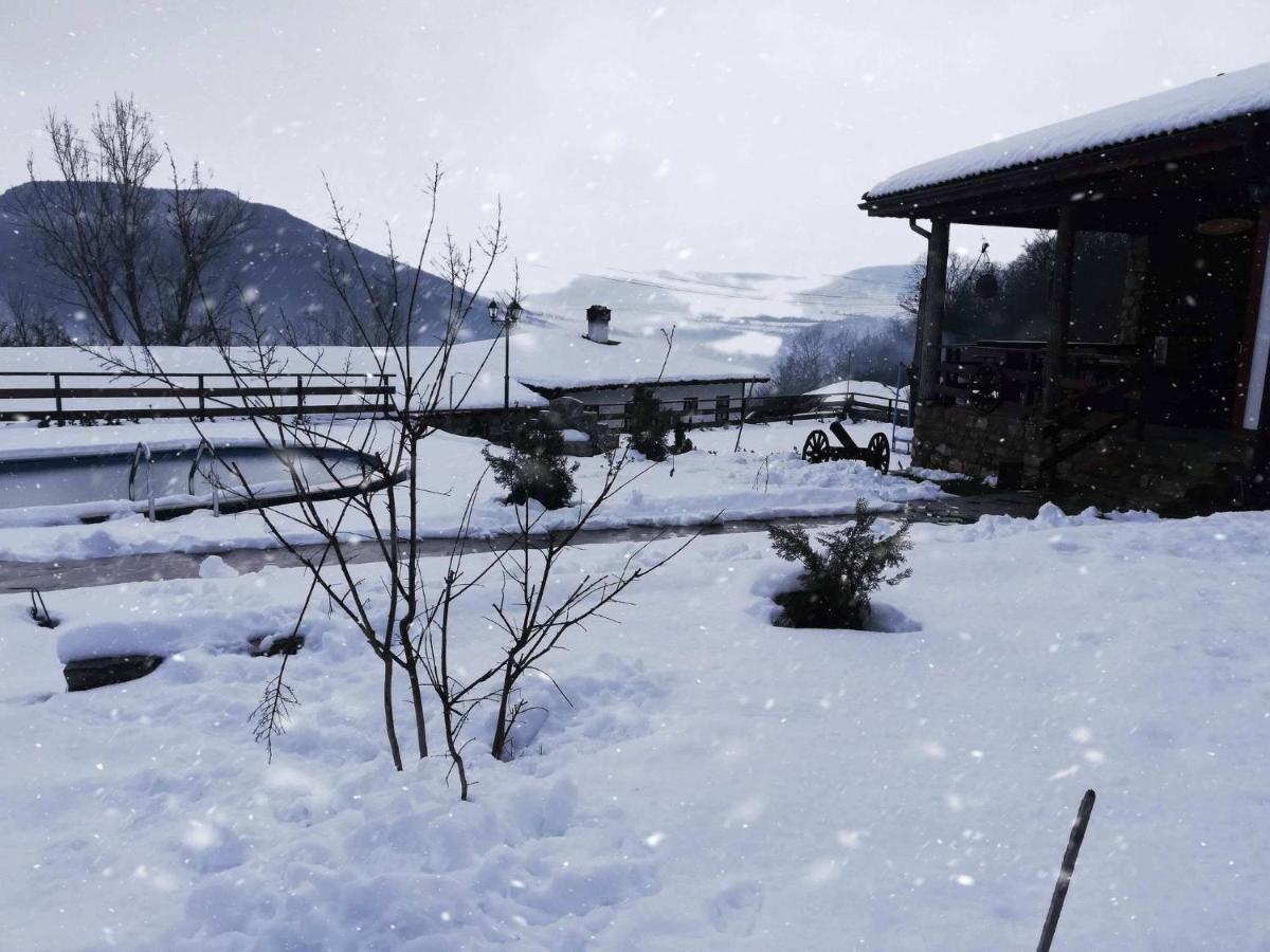 Guest House Hristova Kashta - Христова Къща Cherni Vrŭkh Exterior foto